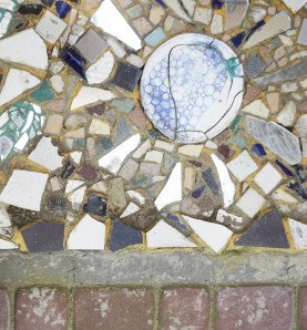 MosaÏque avec des chutes de carreaux imitant le Terrazzo